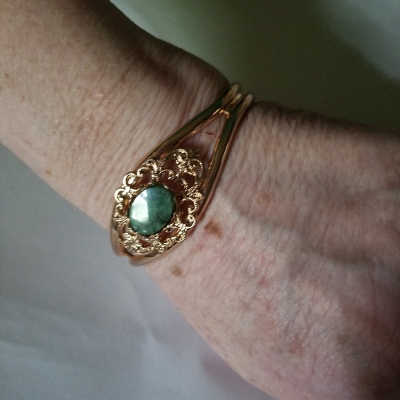 Exqusite Vintage Chrysocolla Cuff - Picture 4 of 8